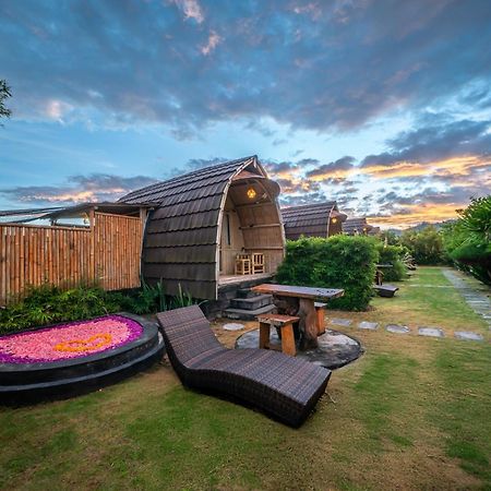Tegal Bamboo Cottages & Private Hot Spring Baturaja  Exterior foto